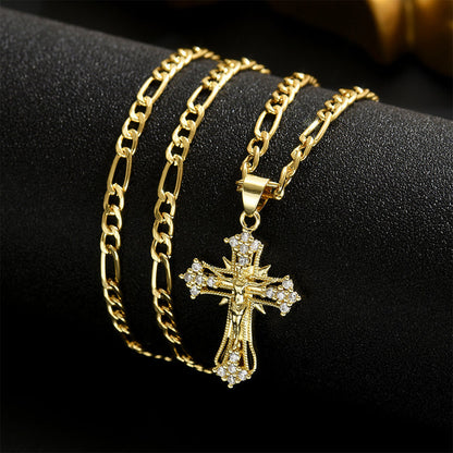 ✨✝️ Gold Crucifix Necklace – Detailed INRI Motif, Adjustable Figaro Chain & Hypoallergenic Finish 💛